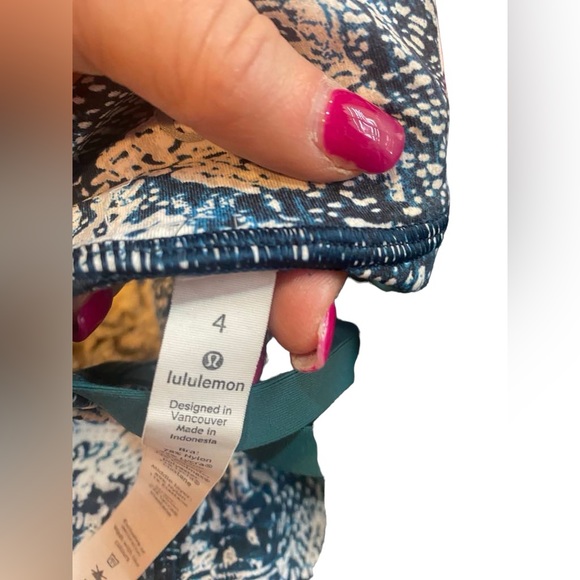 Lululemon Set Size 4 - Picture 5 of 7